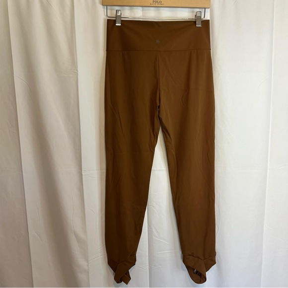 Devon Windsor Elsie High Waisted Cropped Workout Leggings Size LG Mocha Brown - Picture 8 of 8